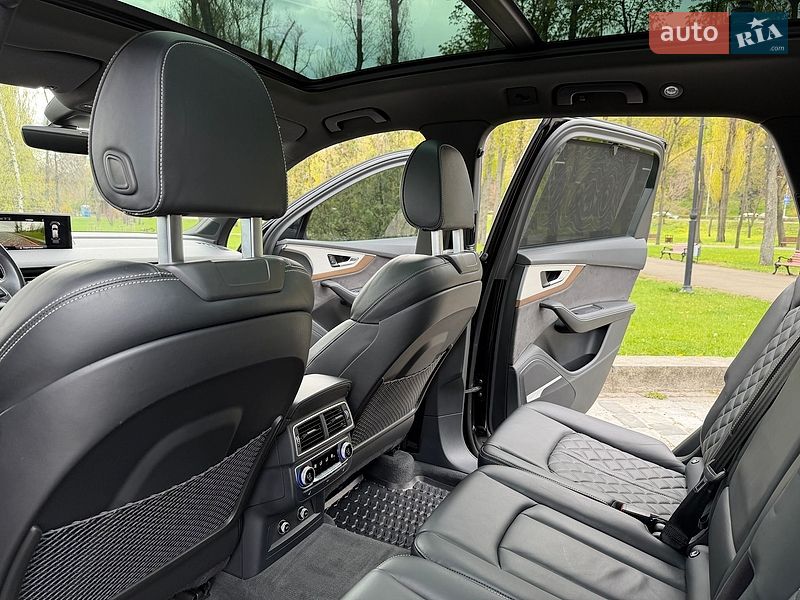 Внедорожник / Кроссовер Audi SQ7 2018 в Киеве