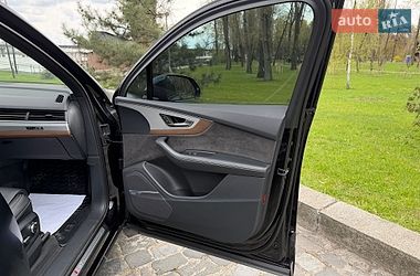 Внедорожник / Кроссовер Audi SQ7 2018 в Киеве