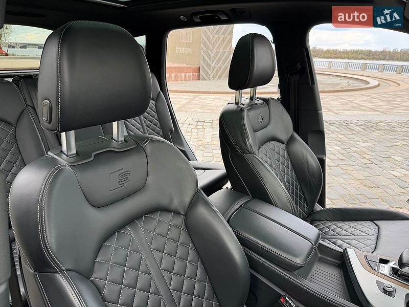 Внедорожник / Кроссовер Audi SQ7 2018 в Киеве