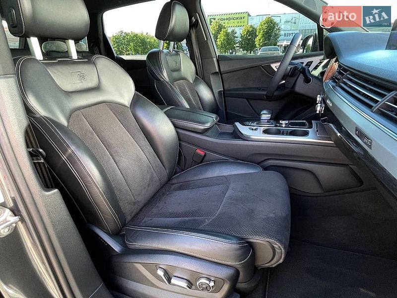 Внедорожник / Кроссовер Audi SQ7 2018 в Киеве