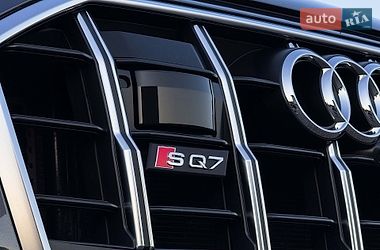 Позашляховик / Кросовер Audi SQ7 2020 в Луцьку