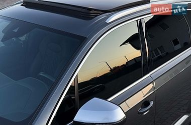 Позашляховик / Кросовер Audi SQ7 2020 в Луцьку