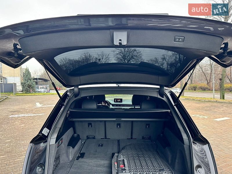 Внедорожник / Кроссовер Audi SQ7 2018 в Львове