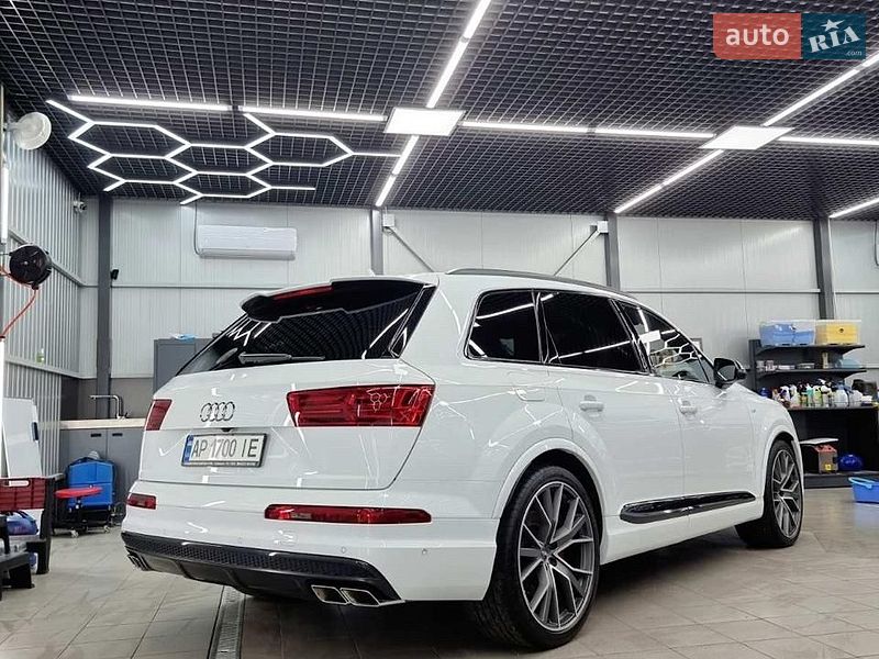 Позашляховик / Кросовер Audi SQ7 2017 в Ужгороді