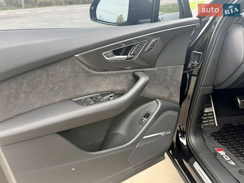 Внедорожник / Кроссовер Audi SQ7 2020 в Киеве