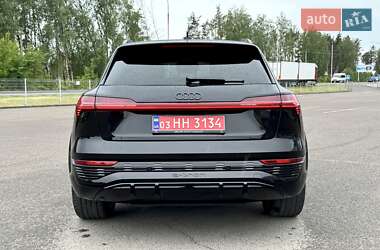 Внедорожник / Кроссовер Audi SQ8 e-tron 2023 в 