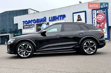 Внедорожник / Кроссовер Audi SQ8 e-tron 2023 в 