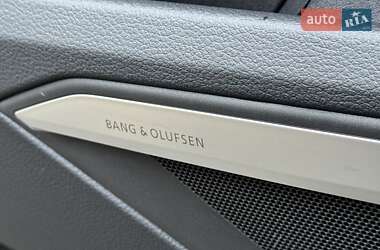 Внедорожник / Кроссовер Audi SQ8 e-tron 2023 в 
