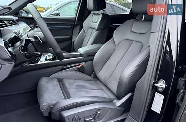 Внедорожник / Кроссовер Audi SQ8 e-tron 2023 в 