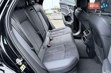 Внедорожник / Кроссовер Audi SQ8 e-tron 2023 в 