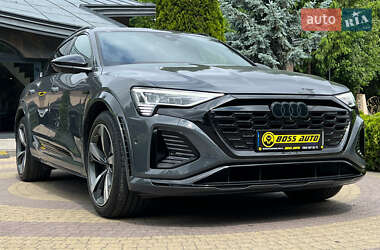 Позашляховик / Кросовер Audi SQ8 e-tron 2023 в 