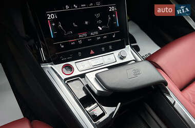 Позашляховик / Кросовер Audi SQ8 e-tron 2023 в 
