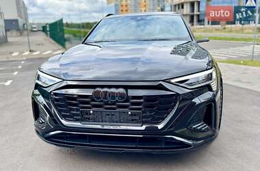 Внедорожник / Кроссовер Audi SQ8 e-tron 2023 в 