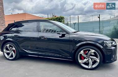 Внедорожник / Кроссовер Audi SQ8 e-tron 2023 в 
