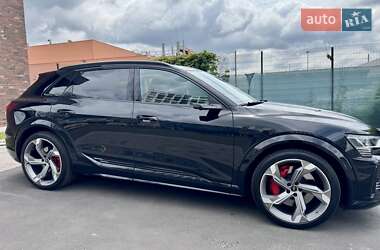 Внедорожник / Кроссовер Audi SQ8 e-tron 2023 в 