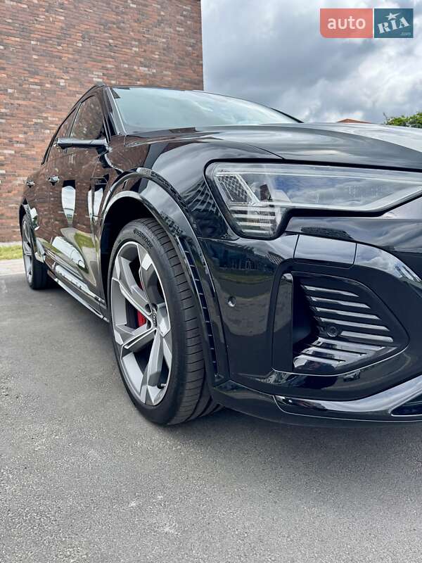 Внедорожник / Кроссовер Audi SQ8 e-tron 2023 в Киеве