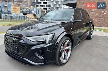 Внедорожник / Кроссовер Audi SQ8 e-tron 2023 в 