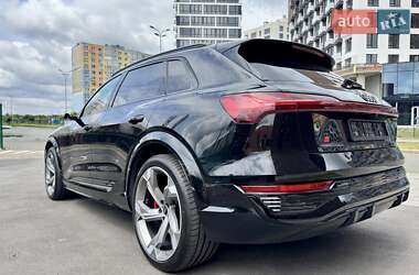 Внедорожник / Кроссовер Audi SQ8 e-tron 2023 в 