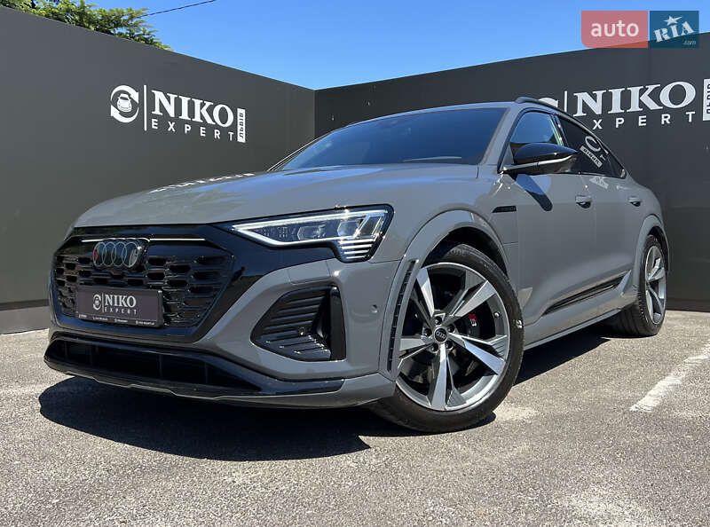 Внедорожник / Кроссовер Audi SQ8 e-tron 2023 в 