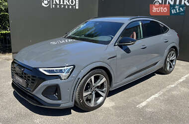Внедорожник / Кроссовер Audi SQ8 e-tron 2023 в 