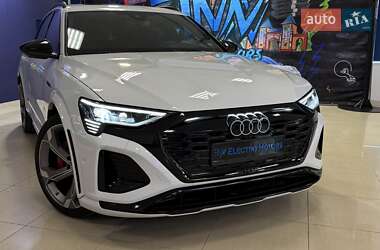 Внедорожник / Кроссовер Audi SQ8 e-tron 2023 в 