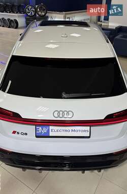 Внедорожник / Кроссовер Audi SQ8 e-tron 2023 в 