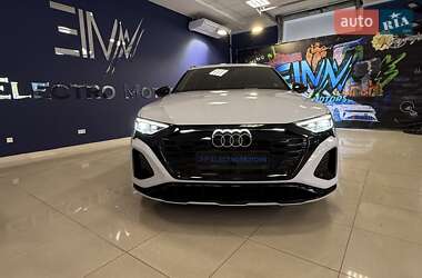 Внедорожник / Кроссовер Audi SQ8 e-tron 2023 в 