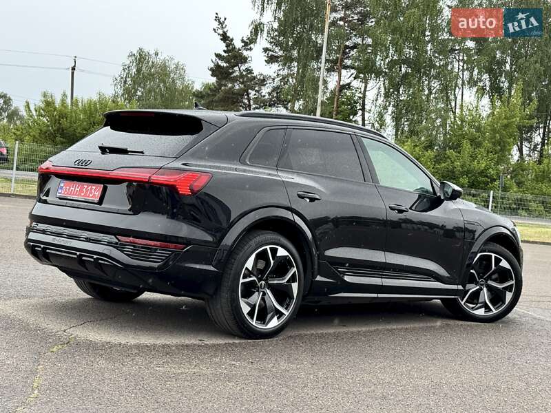 Внедорожник / Кроссовер Audi SQ8 e-tron 2023 в Киеве