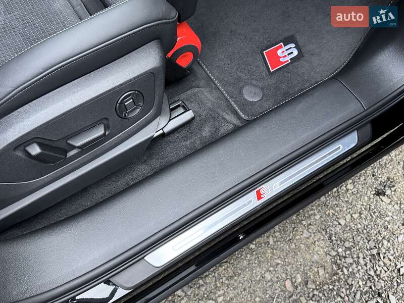 Внедорожник / Кроссовер Audi SQ8 e-tron 2023 в Киеве