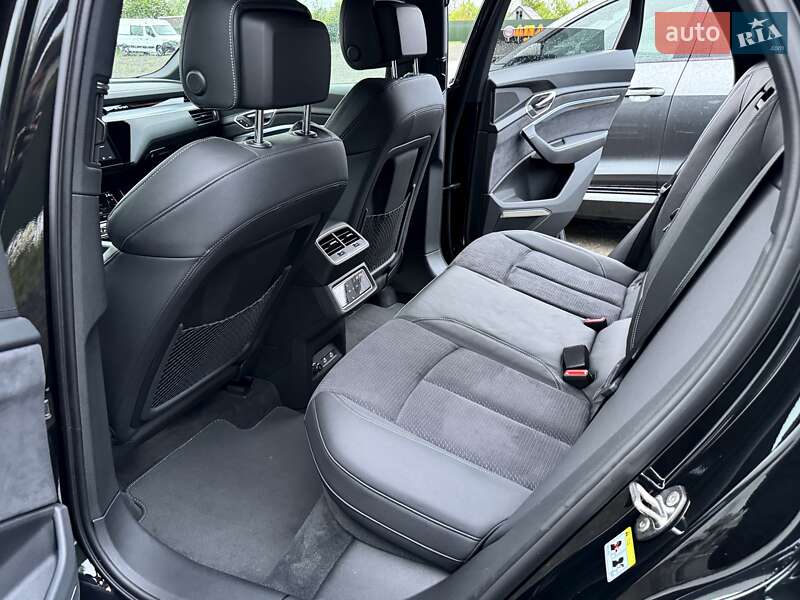 Внедорожник / Кроссовер Audi SQ8 e-tron 2023 в Киеве
