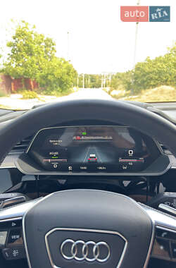 Внедорожник / Кроссовер Audi SQ8 e-tron 2023 в 