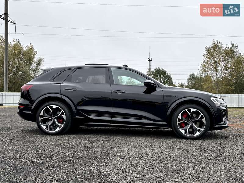Позашляховик / Кросовер Audi SQ8 e-tron 2024 в Ковелі