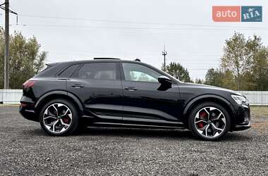 Внедорожник / Кроссовер Audi SQ8 e-tron 2024 в 