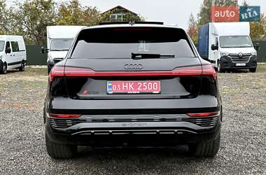 Внедорожник / Кроссовер Audi SQ8 e-tron 2024 в 