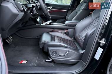 Внедорожник / Кроссовер Audi SQ8 e-tron 2024 в 