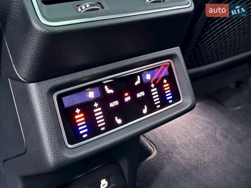 Позашляховик / Кросовер Audi SQ8 e-tron 2024 в Ковелі