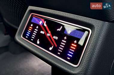 Внедорожник / Кроссовер Audi SQ8 e-tron 2024 в 