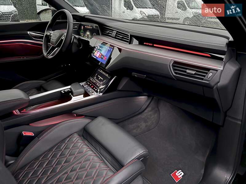 Позашляховик / Кросовер Audi SQ8 e-tron 2024 в Ковелі