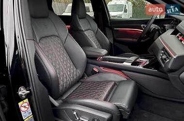Внедорожник / Кроссовер Audi SQ8 e-tron 2024 в 
