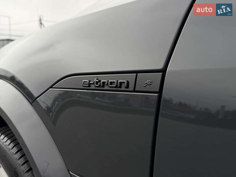 Внедорожник / Кроссовер Audi SQ8 e-tron 2023 в Мукачево