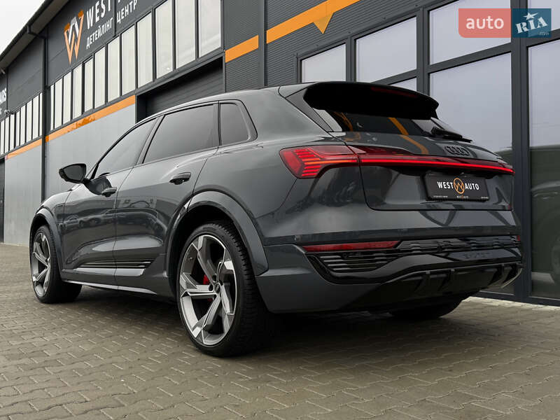 Внедорожник / Кроссовер Audi SQ8 e-tron 2023 в Мукачево
