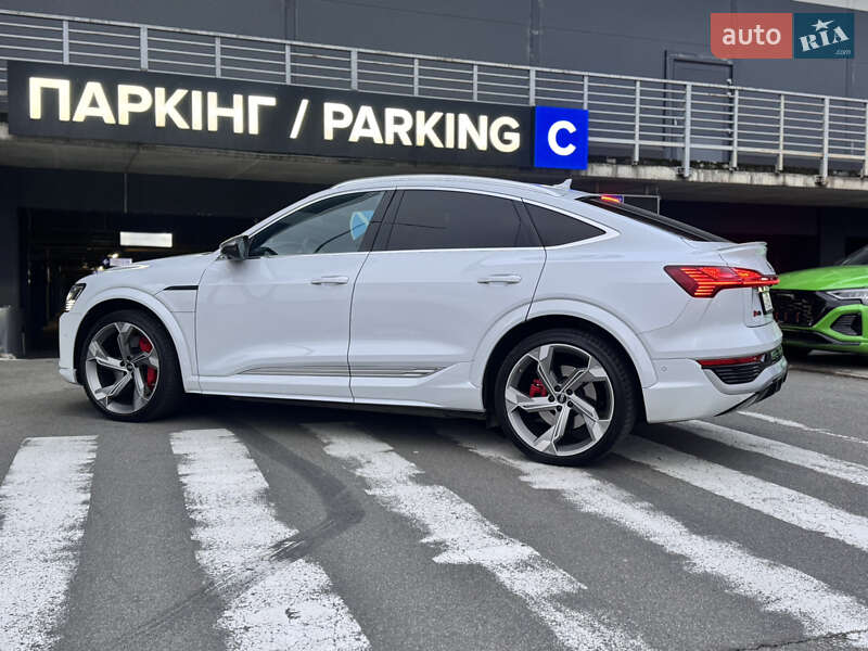 Внедорожник / Кроссовер Audi SQ8 e-tron 2023 в Киеве