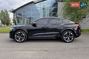 Внедорожник / Кроссовер Audi SQ8 Sportback e-tron 2023 в 