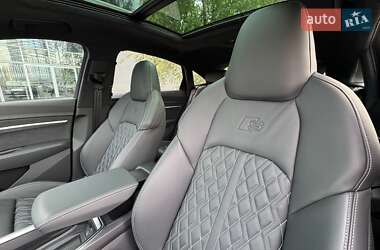 Внедорожник / Кроссовер Audi SQ8 Sportback e-tron 2023 в 