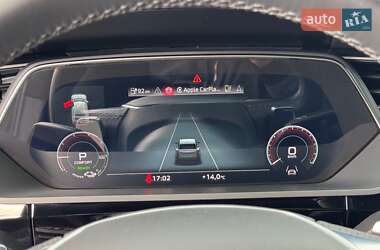 Внедорожник / Кроссовер Audi SQ8 Sportback e-tron 2023 в 