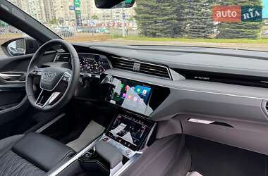 Внедорожник / Кроссовер Audi SQ8 Sportback e-tron 2023 в 