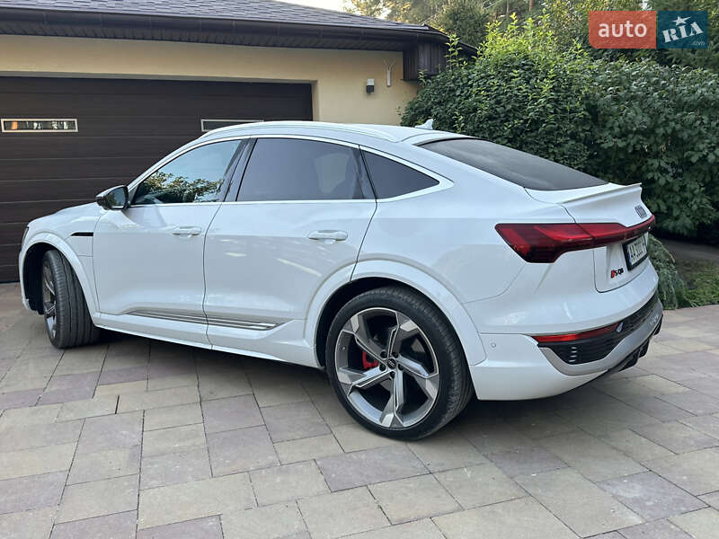 Позашляховик / Кросовер Audi SQ8 Sportback e-tron 2023 в Києві