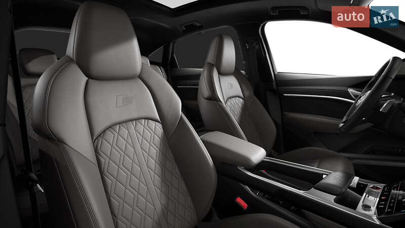 Внедорожник / Кроссовер Audi SQ8 Sportback e-tron 2023 в Киеве