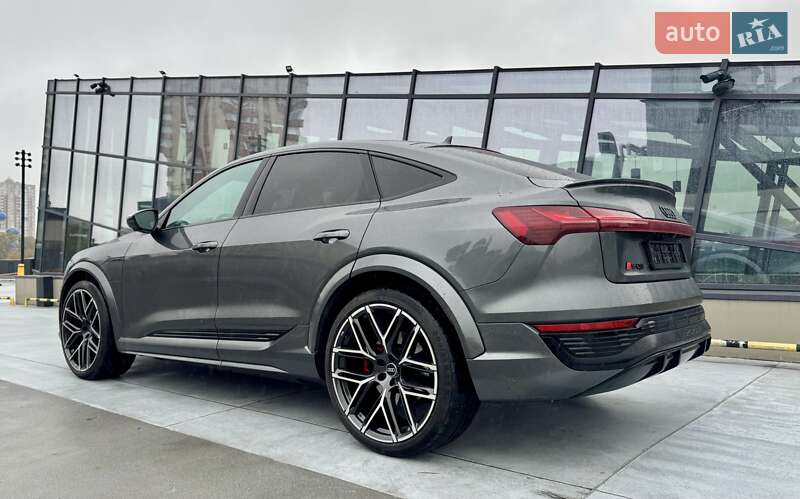 Внедорожник / Кроссовер Audi SQ8 Sportback e-tron 2024 в Киеве