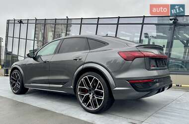 Внедорожник / Кроссовер Audi SQ8 Sportback e-tron 2024 в  фото 9 Внедорожник / Кроссовер Audi SQ8 Sportback e-tron 2024 в